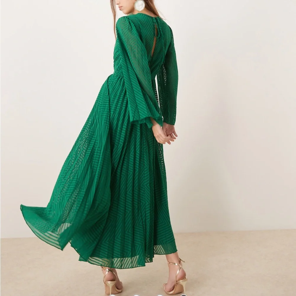 ASOS DESIGN green tie back fluted sleeve pleated chevron chiffon midi dress. - Picture 4 of 9